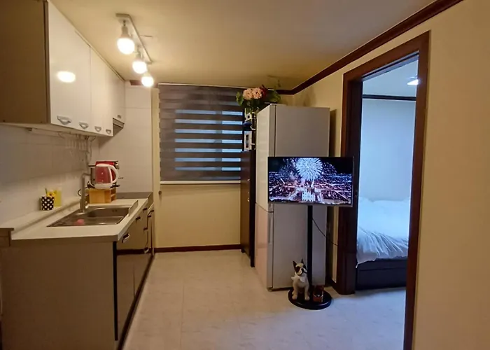 강남 중심 한옥감성 3room빌라 9호선 신논현역 Seoul
