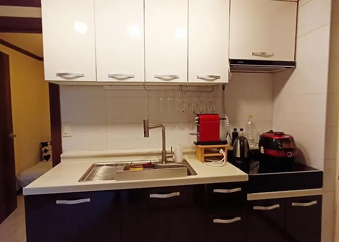 강남 중심 한옥감성 3room빌라 9호선 신논현역 * Seoul